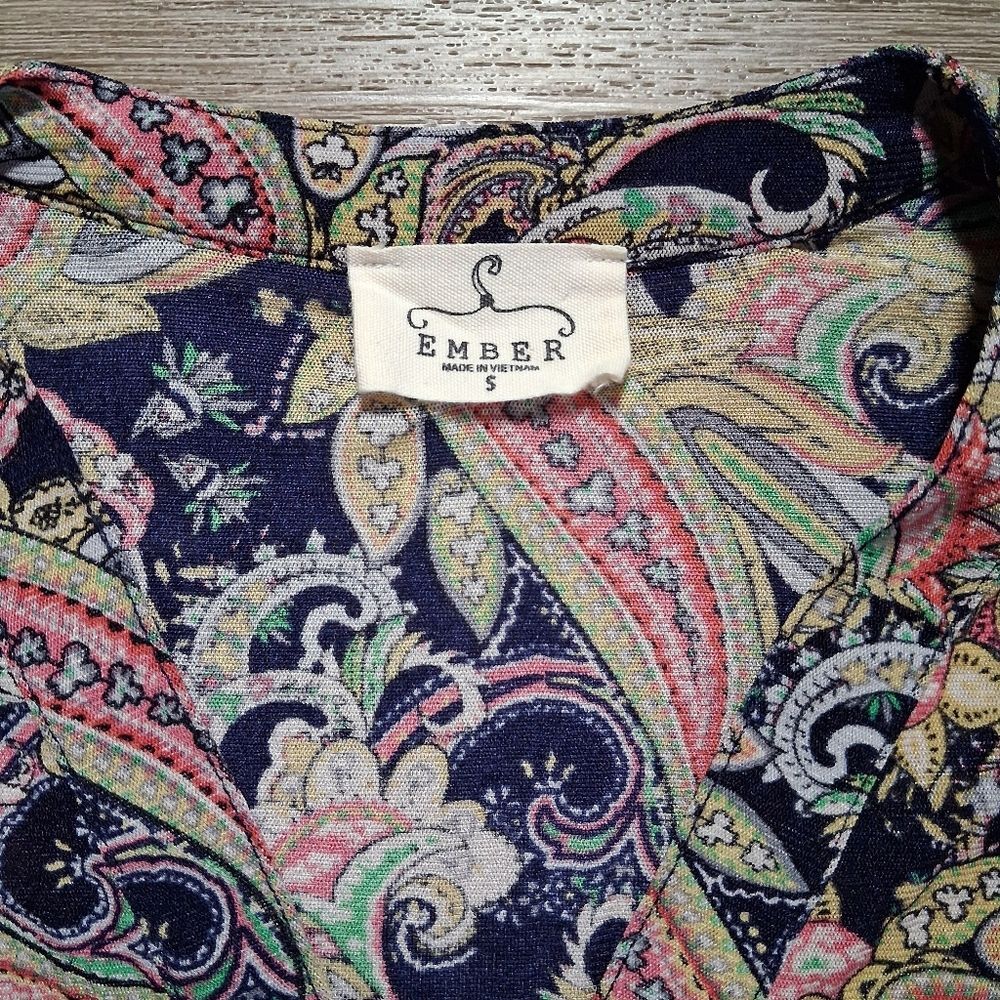 Ember Sleeveless Paisley Blouse Button Down - Picture 3 of 7